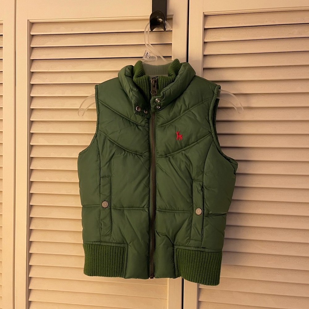 Baby. XS. Old Navy. Puffy vest. Green. Fleece lined. Never worn.